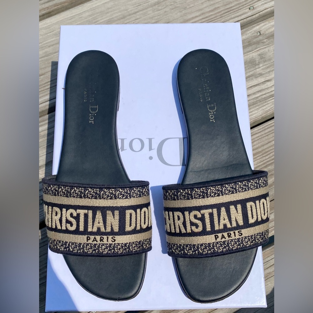 Dior EMBROIDERED COT sandals in UK 39 ; US 8.5-9 in color blue and cream - Picture 9 of 9
